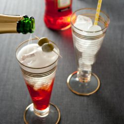 Aperol Spritz Cocktail Recipe - This Italian cocktail is easy to make and great for summer. By @deliciouscratch | deliciousfromscratch.com