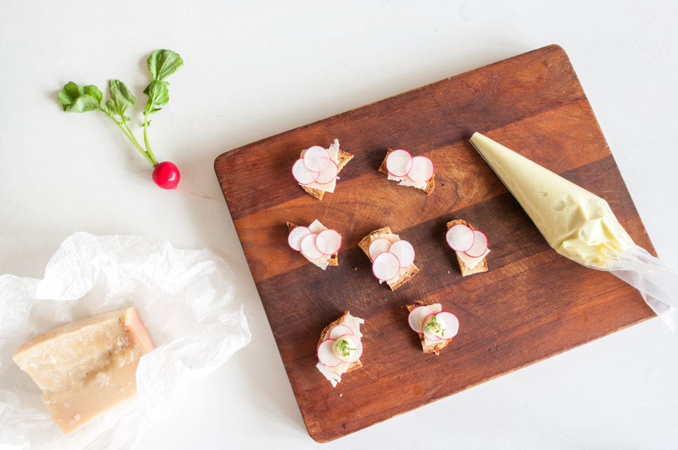 Asparagus canapés • Delicious from scratch