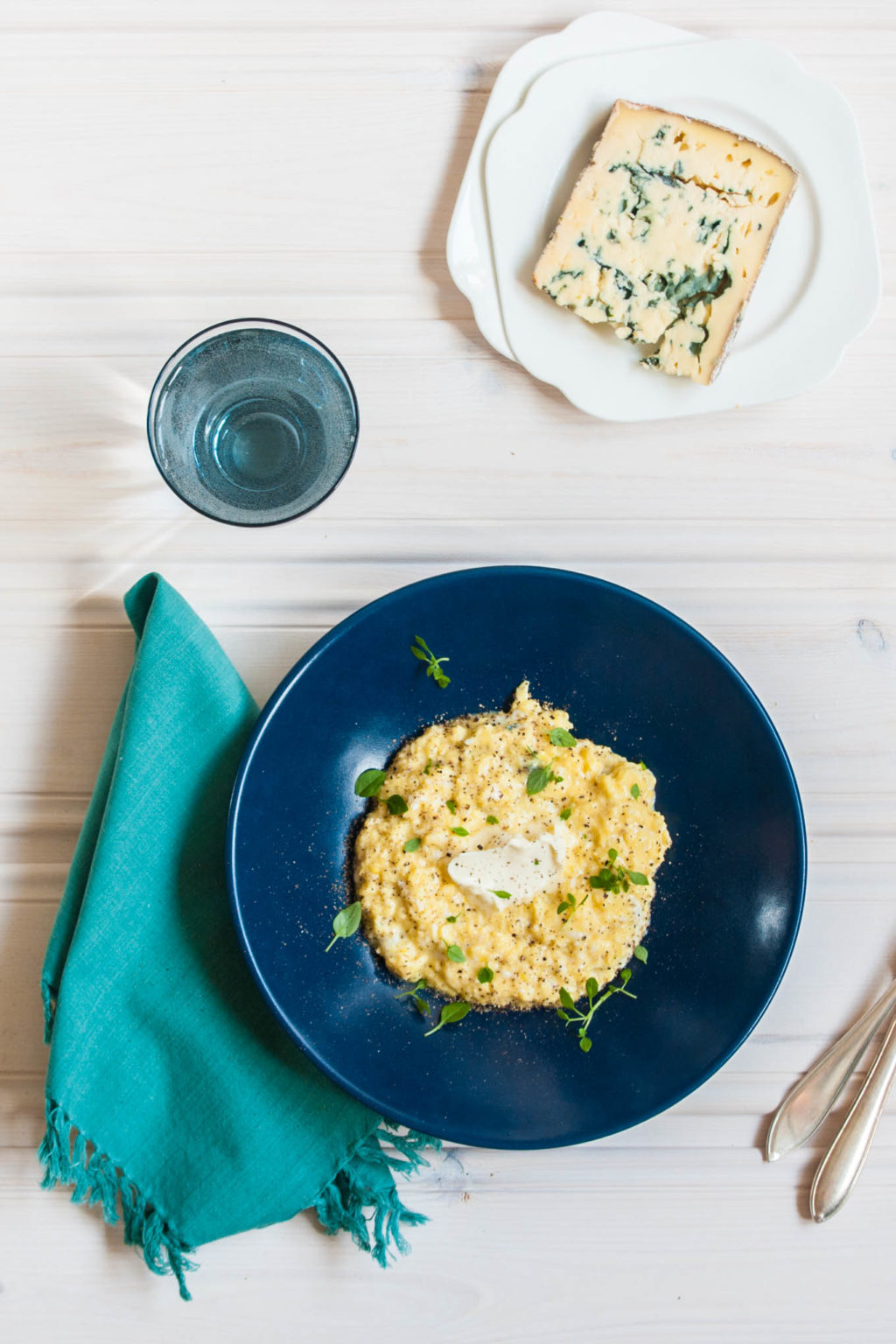 Blue cheese scrambled eggs • Delicious from scratch