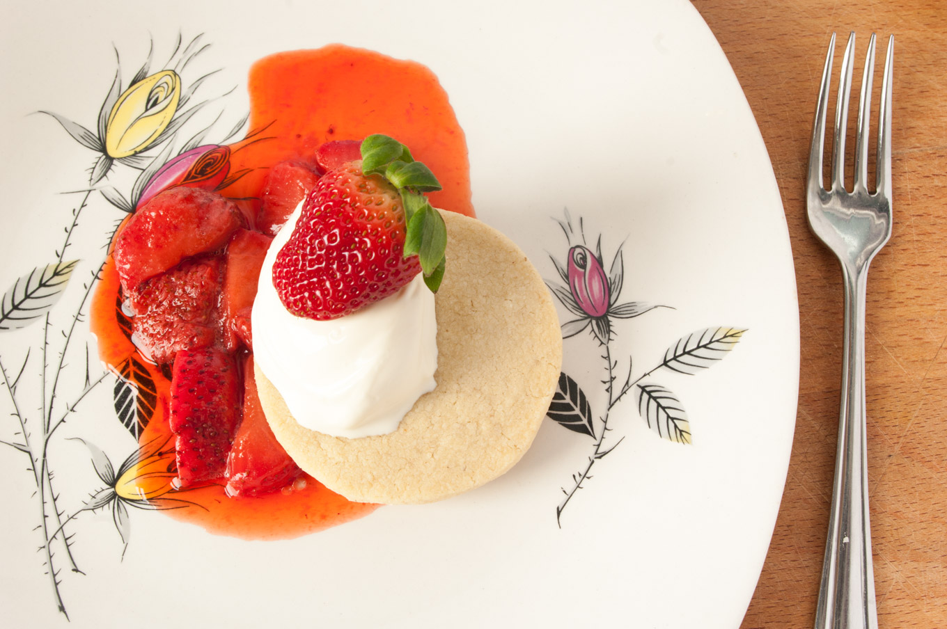 Strawberry shortbread • Delicious from scratch