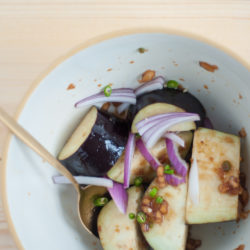 Garlic-Ginger-Chilli-Soy Dip and Marinade – A spicy Asian marinade recipe for vegetables or a tangy, garlicky dip for dumplings and other treats. Lovely vegan dip. By @deliciouscratch | deliciousfromscratch.com