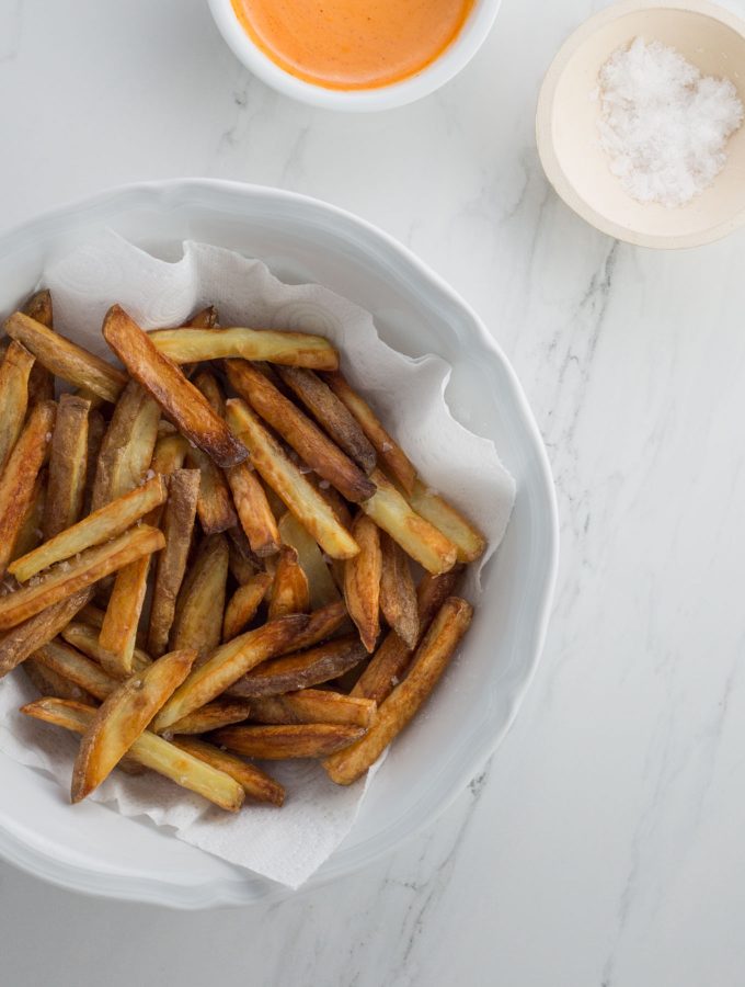 Healthy oven chips recipe with sriracha mayonnaise