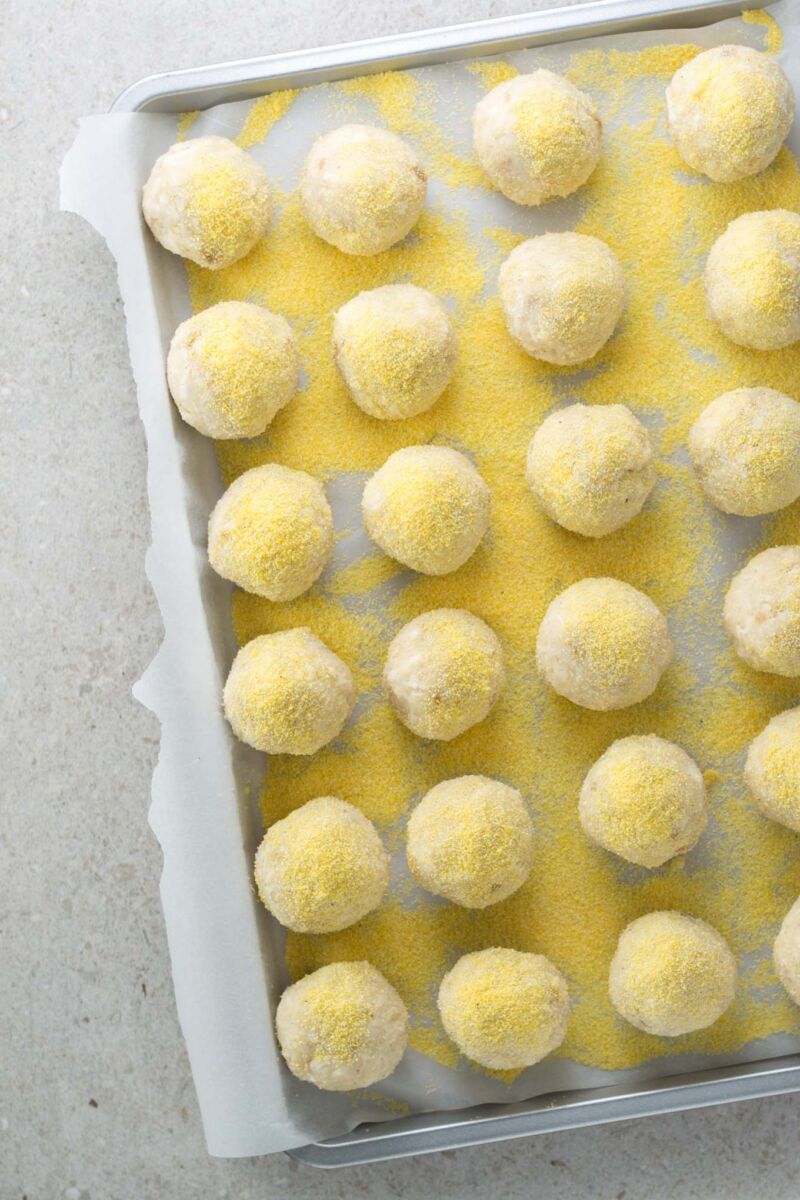 Crispy, creamy, beautifully seasoned potato cheese fritters, packed with halloumi, garlic, green chilli and lime. Zingy coriander pesto to dip.